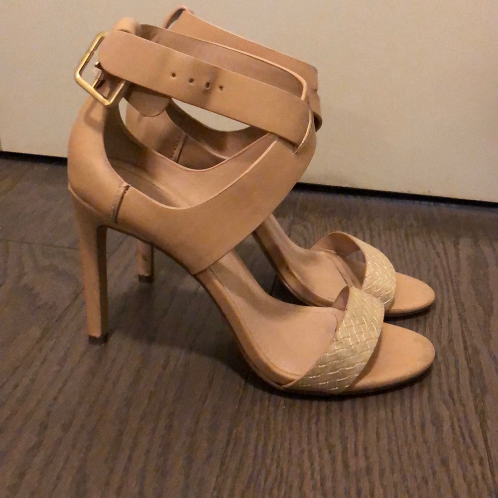 Charles David gold and nude heels size 7 - Picture 2 of 5